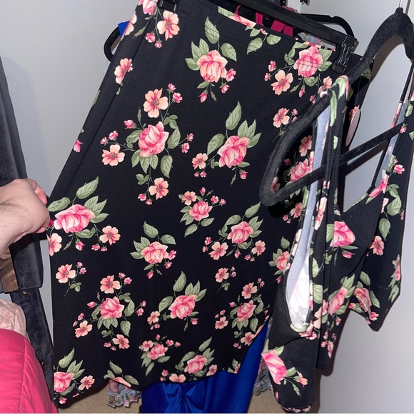 Two piece skirt set - Picture 3 of 3